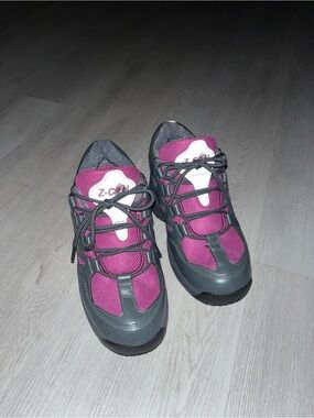 Z-Coil Freedom Women’s Size 9 Gray Fuchsia Slip Resistant Comfort Sneakers